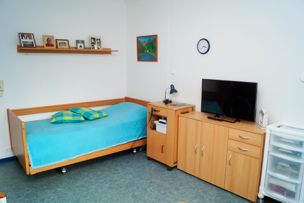 zimmer-3E326272F-DD6F-B9ED-9BA4-0BA591A5C8CD.jpg